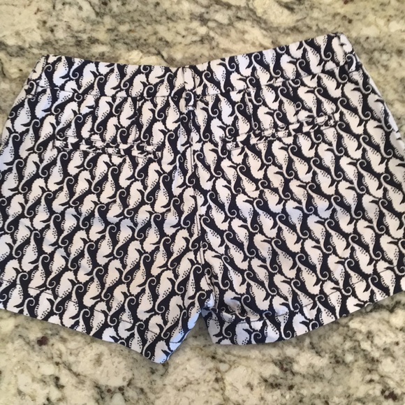 Old navy shorts - Picture 2 of 4